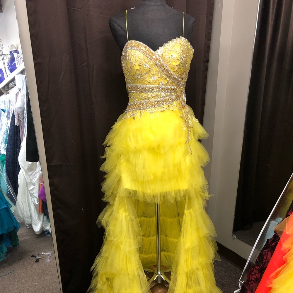 Wow $188 Yellow & Gold High Low Formal by Precious Divas Size 4